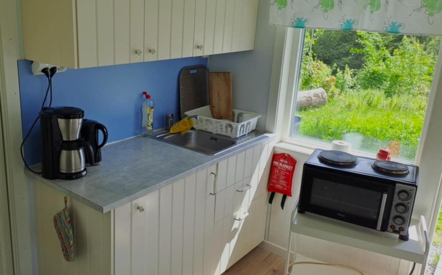 Gaeststuga I Vacker Natur, Bastu, Bubbelpool Sommartid Och Gratis Parkering Naera Ulricehamn Och Lassalyckan, Guesthouse With Nice View With Sauna And Free Parking Close To Dalsjoefors And Fishing Borås Extérieur photo